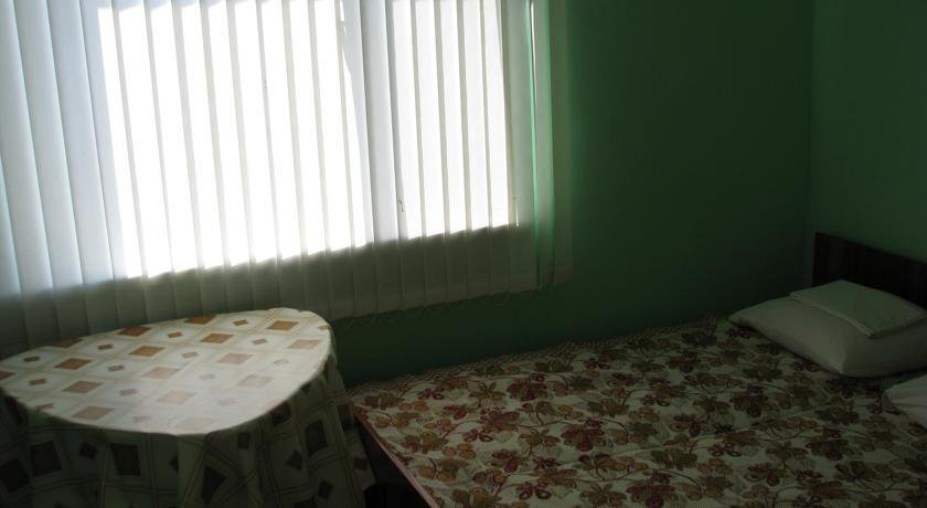Хостел Rooms in Guest House Судак