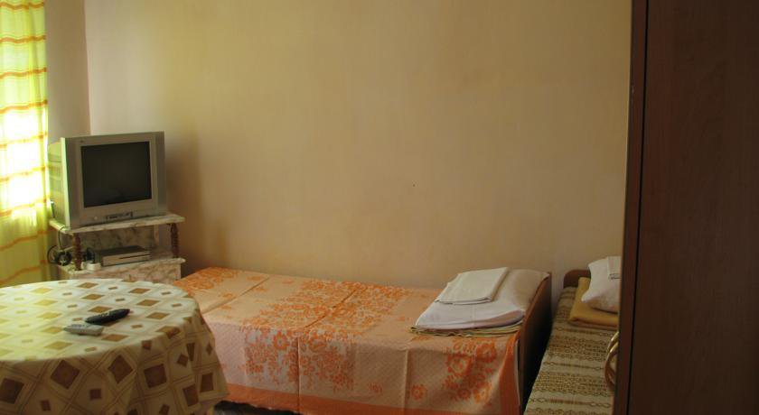 Хостел Rooms in Guest House Судак-13